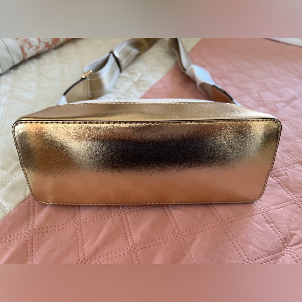 🚨BRAND NEW MK CROSSBODY BAG🚨